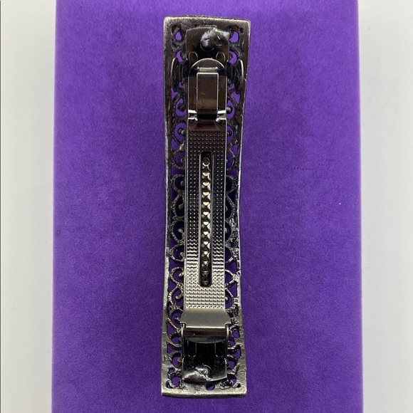 💛 Elegant Black and Silver Filigree Hair Clip - Picture 3 of 4